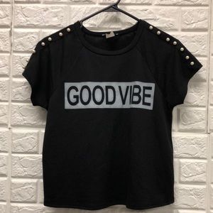 Many Many GOOD‎ ViBE lightweight short sleeve juniors sweatshirt size M w/ pearl